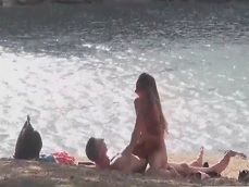Pareja española es pillada mientras follan en una playa.. - Porno Español